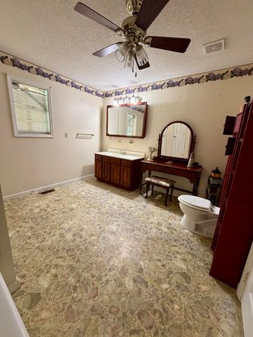 2071 E Highway 577, Manchester, KY 40962