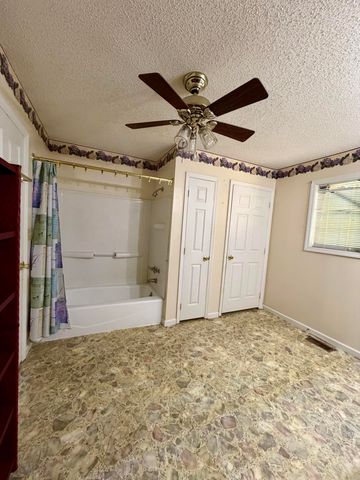 2071 E Highway 577, Manchester, KY 40962
