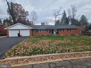 424 HOMAN AVE, State College, PA 16801