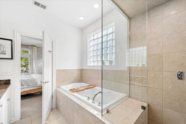 3827 N Greenview Avenue 2S, Chicago, IL 60613