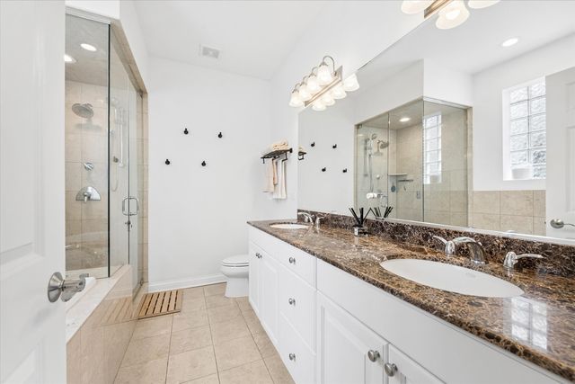 3827 N Greenview Avenue 2S, Chicago, IL 60613