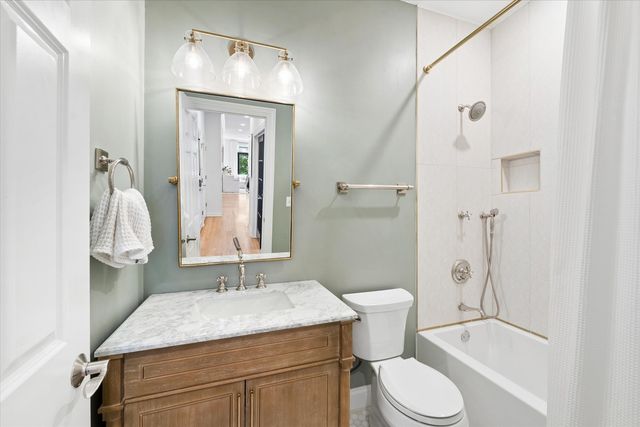 3827 N Greenview Avenue 2S, Chicago, IL 60613