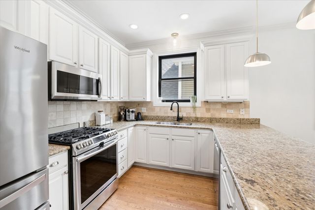 3827 N Greenview Avenue 2S, Chicago, IL 60613