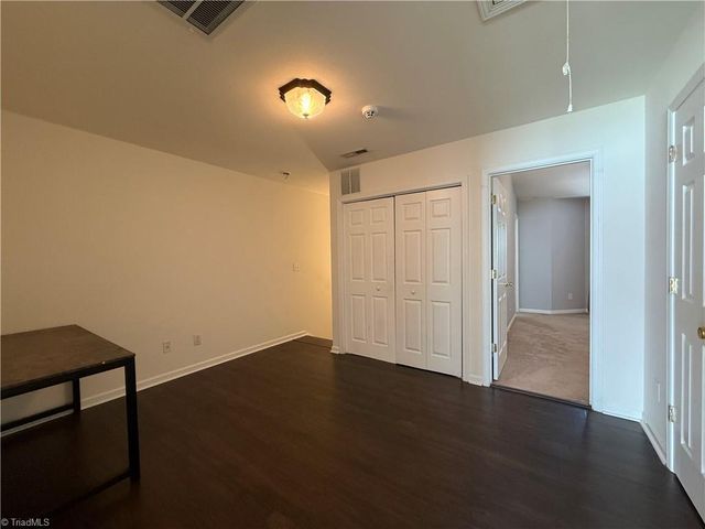 5994 Fox Point Circle, Winston-salem, NC 27104