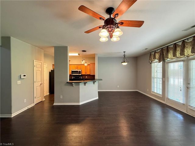 5994 Fox Point Circle, Winston-salem, NC 27104