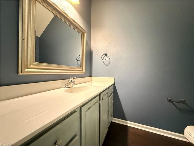 5994 Fox Point Circle, Winston-salem, NC 27104