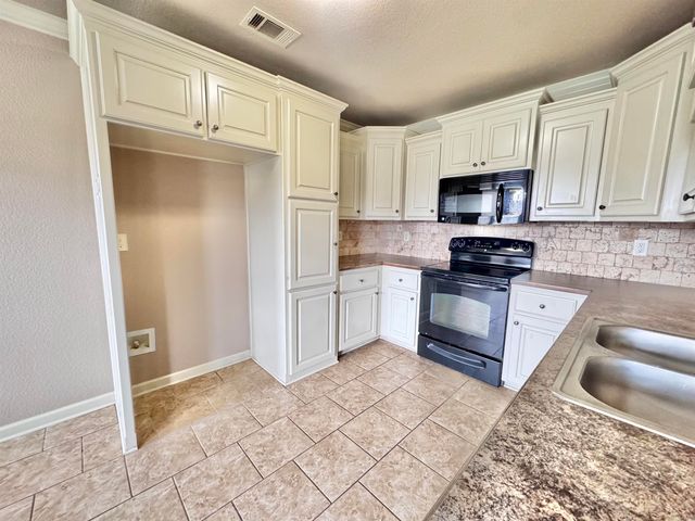 35 Chantileer Lane, Ward, AR 72176