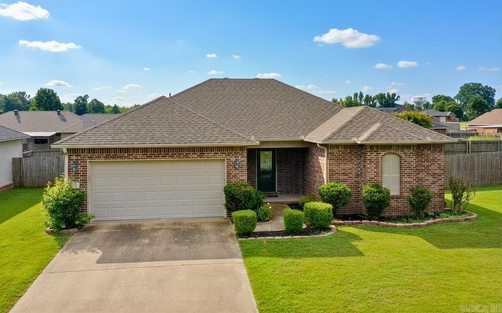 35 Chantileer Lane, Ward, AR 72176