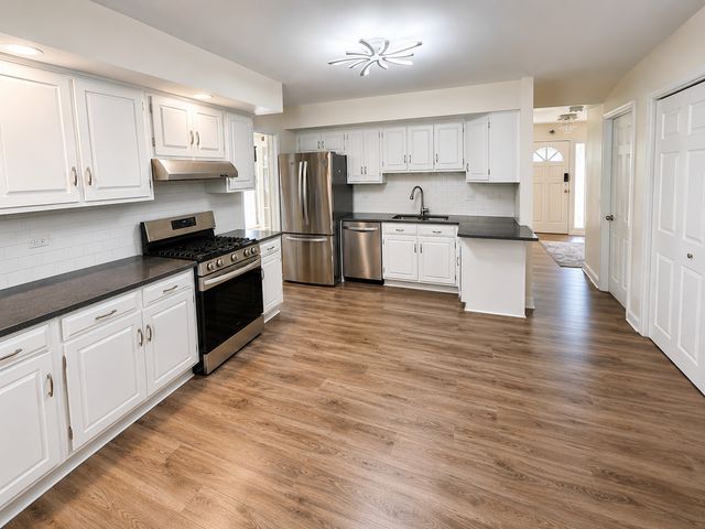 606 71st Street, Darien, IL 60561