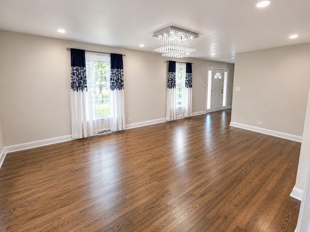 606 71st Street, Darien, IL 60561