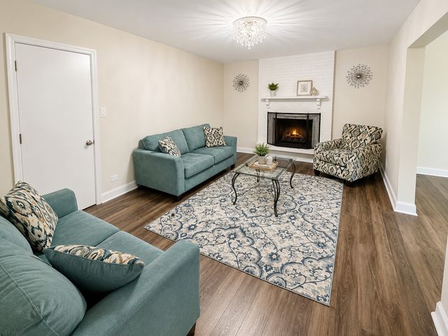 606 71st Street, Darien, IL 60561