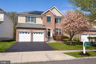 24 DEVONSHIRE DR, West Windsor, NJ 08540