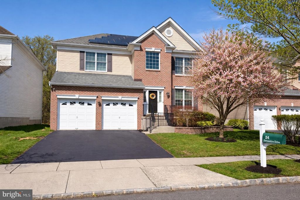 24 DEVONSHIRE DR, West Windsor, NJ 08540