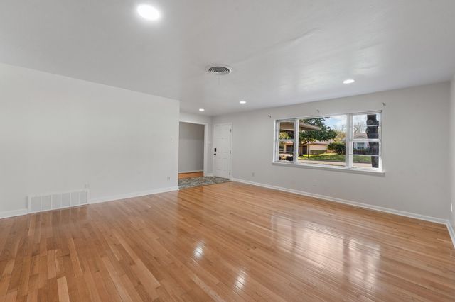 3540 Wedgway Drive, Fort Worth, TX 76133