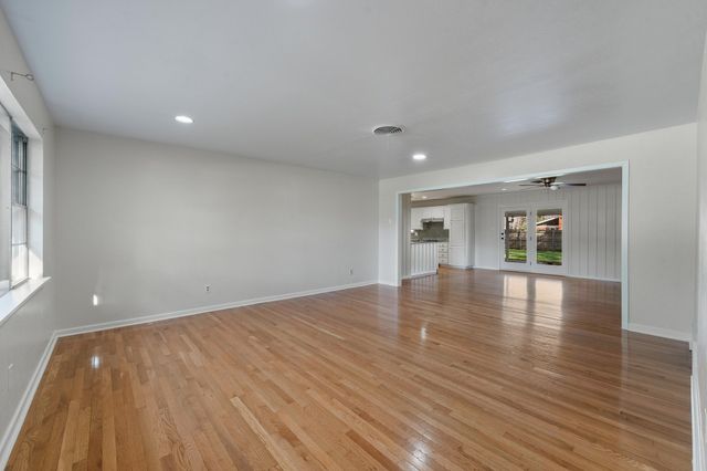 3540 Wedgway Drive, Fort Worth, TX 76133