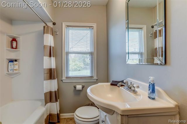 24122 Hass Street, Dearborn Heights, MI 48127