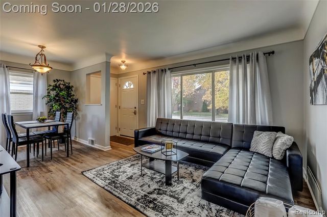 24122 Hass Street, Dearborn Heights, MI 48127