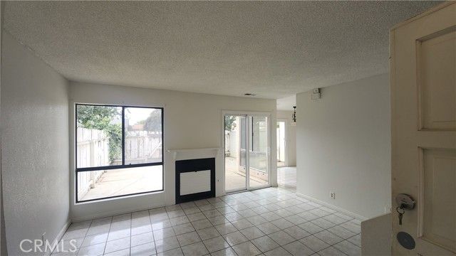 1700 Lynne 4, Santa Maria, CA 93454