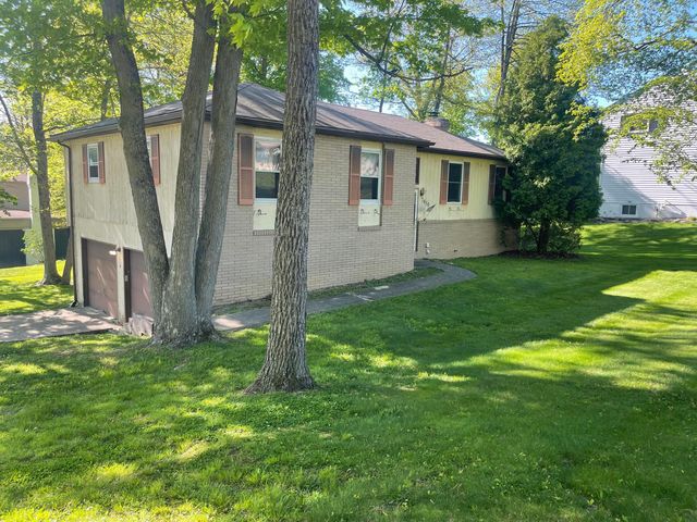 1850 Cedar Circle, Heath, OH 43056