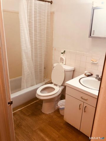 25 Donna Drive B5, New Haven, CT 06513