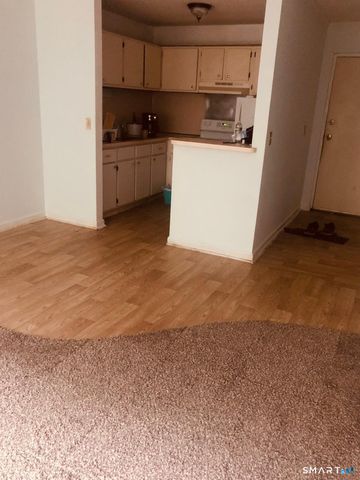 25 Donna Drive B5, New Haven, CT 06513