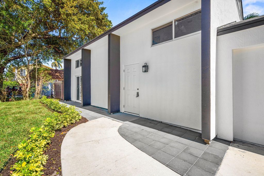 4412 Wilkinson Drive, Lake Worth, FL 33461