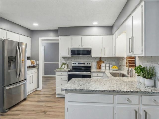 5144 Roxborough Dr, Hermitage, TN 37076