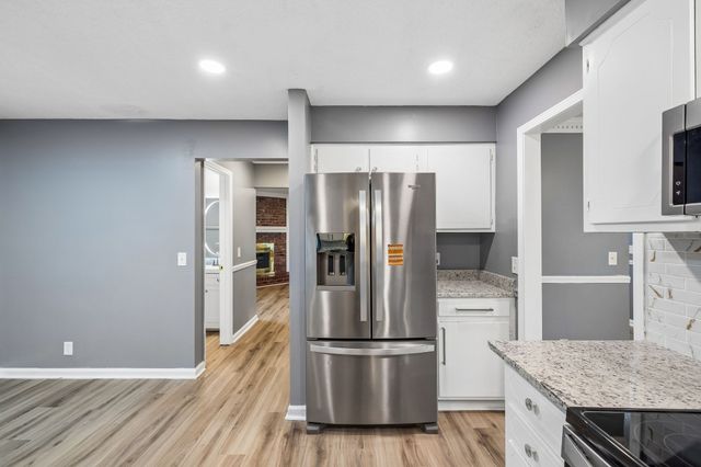 5144 Roxborough Dr, Hermitage, TN 37076