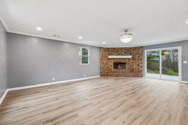 5144 Roxborough Dr, Hermitage, TN 37076