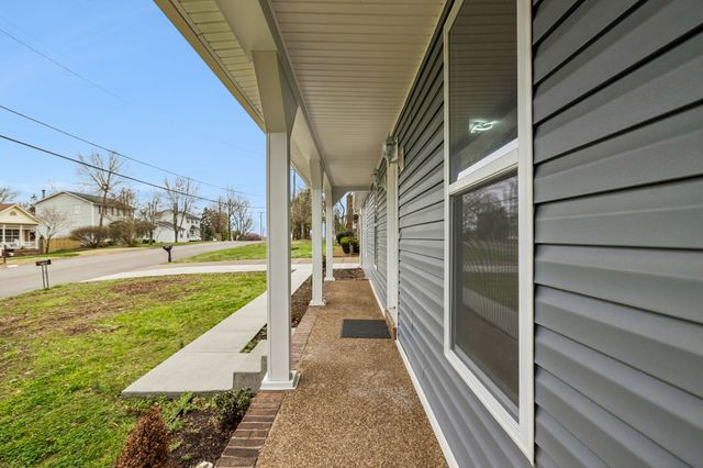 5144 Roxborough Dr, Hermitage, TN 37076