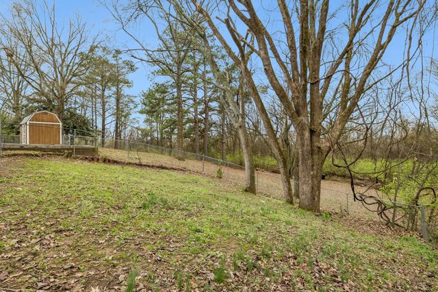 5144 Roxborough Dr, Hermitage, TN 37076