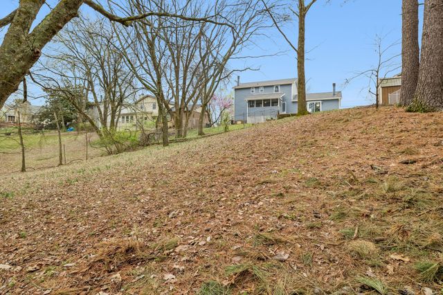 5144 Roxborough Dr, Hermitage, TN 37076