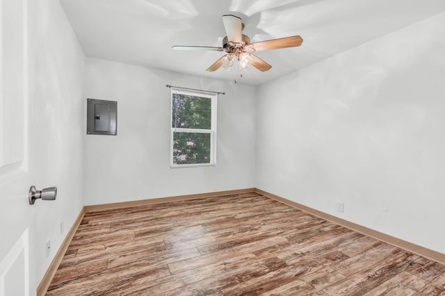 48 Maple St, Clarksville, TN 37042