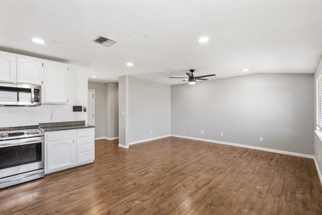 502 Dudley Dr, Roseville, CA 95678