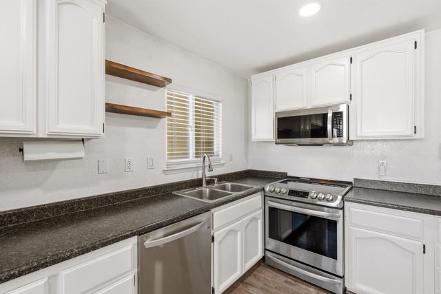 502 Dudley Dr, Roseville, CA 95678