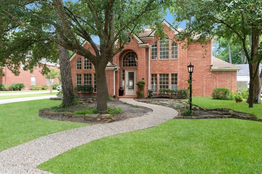 29 Berry Blossom Drive, The Woodlands, TX 77380