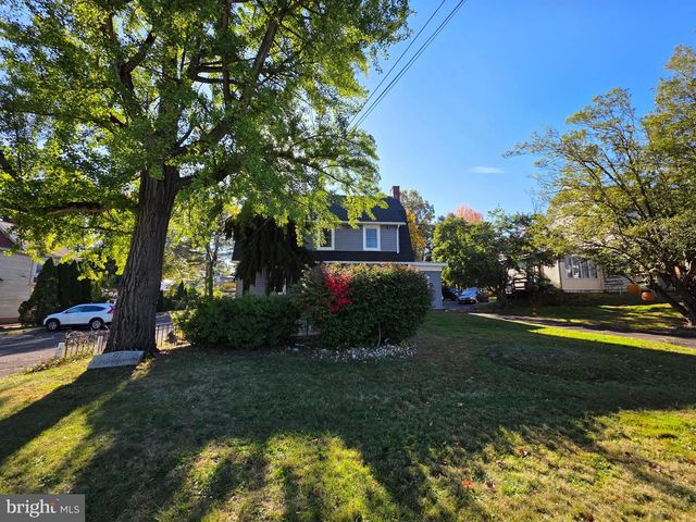97 W TRENTON AVE, Morrisville, PA 19067