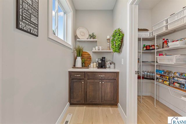 1966 Lexington Lane Lane, North Mankato, MN 56003