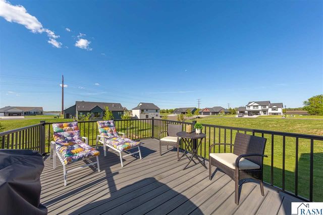 1966 Lexington Lane Lane, North Mankato, MN 56003