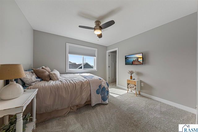 1966 Lexington Lane Lane, North Mankato, MN 56003