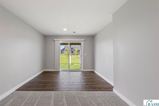 1966 Lexington Lane Lane, North Mankato, MN 56003