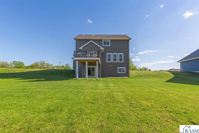 1966 Lexington Lane Lane, North Mankato, MN 56003