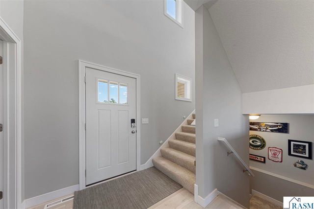 1966 Lexington Lane Lane, North Mankato, MN 56003