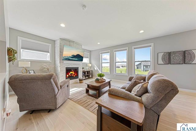 1966 Lexington Lane Lane, North Mankato, MN 56003