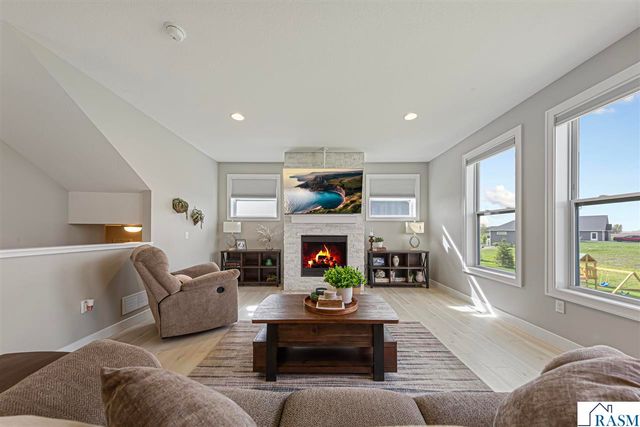 1966 Lexington Lane Lane, North Mankato, MN 56003