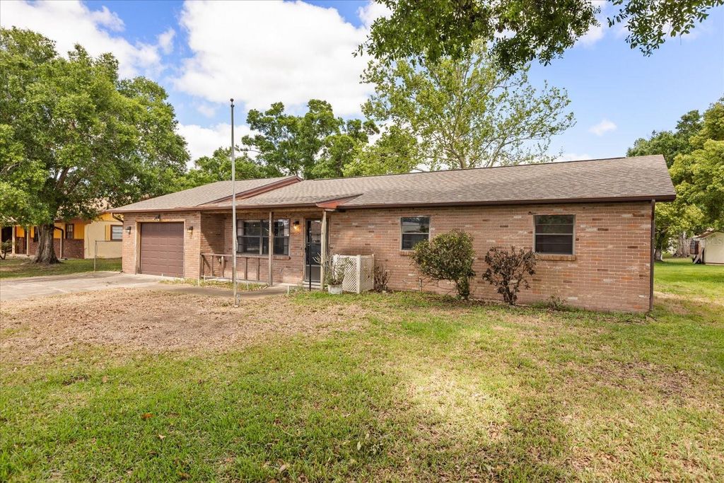 Image 2 of property listing at 407 WYOMING AVENUE, St Cloud, FL 34769
