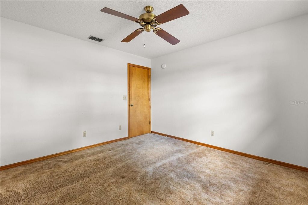 Image 15 of property listing at 407 WYOMING AVENUE, St Cloud, FL 34769