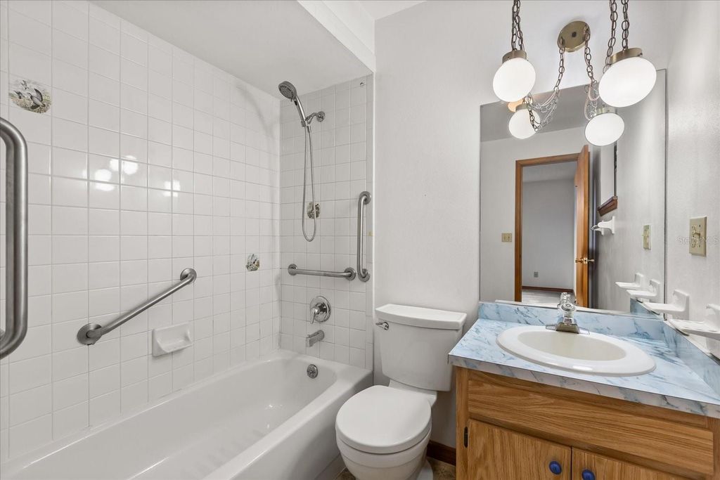 Image 18 of property listing at 407 WYOMING AVENUE, St Cloud, FL 34769