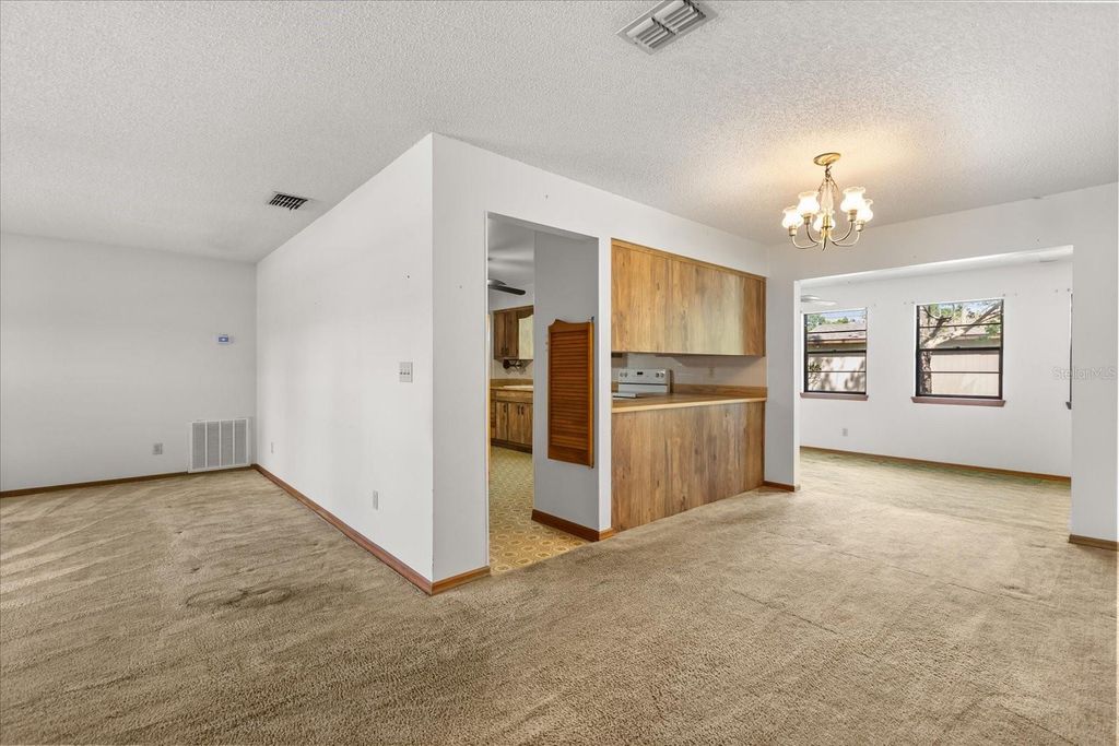 Image 7 of property listing at 407 WYOMING AVENUE, St Cloud, FL 34769