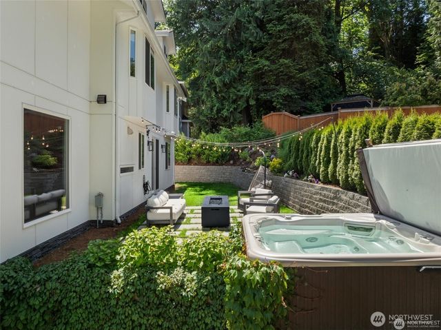 16831 84th Lane NE, Kenmore, WA 98028